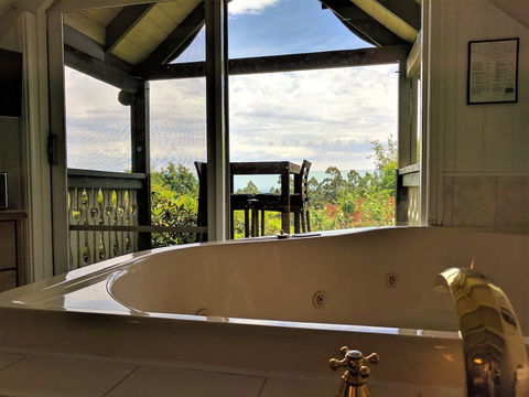 Annie Roe's Luxury Bed & Breakfast - Mackay Tourism 2