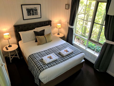Annie Roe's Luxury Bed & Breakfast - Mackay Tourism 3