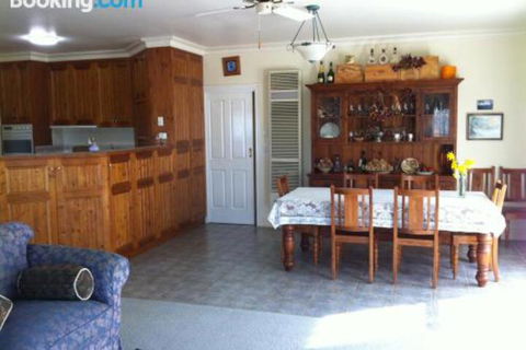 Birches Luxury Spa Chalets - Mackay Tourism 2