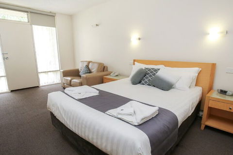 Sandors Motor Inn - Mackay Tourism 6