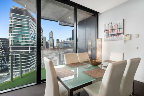 Docklands Executive Apartments - Mackay Tourism 6