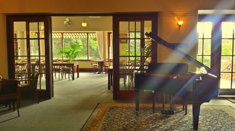 Caves House Hotel And Apartments - Mackay Tourism 1