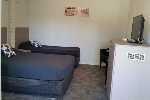 Foreshore Motel - Mackay Tourism 5