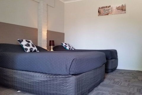 Foreshore Motel - Mackay Tourism 4