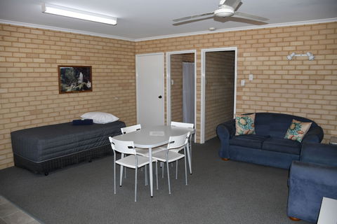 Kalbarri Seafront Villas - Mackay Tourism 6