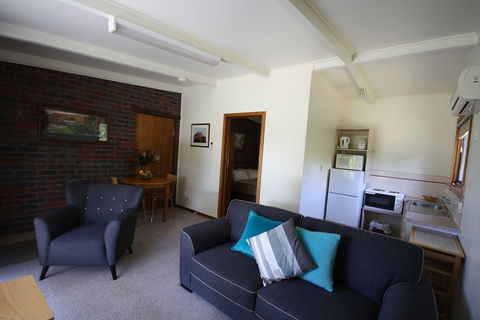 Halls Haven Holiday Units - Mackay Tourism 6