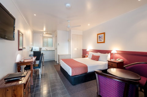 Central Studio Accommodation - Mackay Tourism 1