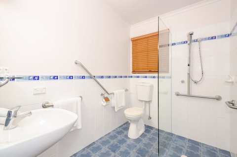 Central Studio Accommodation - Mackay Tourism 6