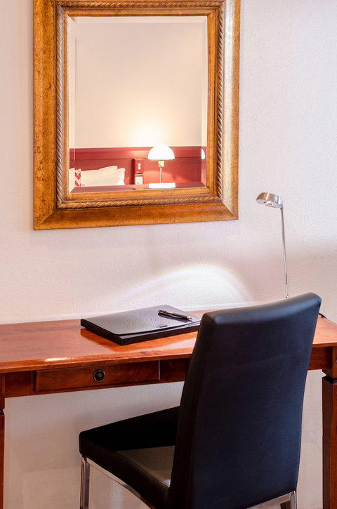 Central Studio Accommodation - Mackay Tourism 4