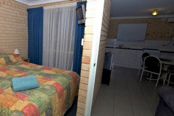 Esperance Beachfront Resort - Mackay Tourism 6