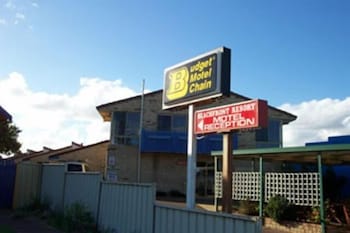 Esperance Beachfront Resort - Mackay Tourism 1