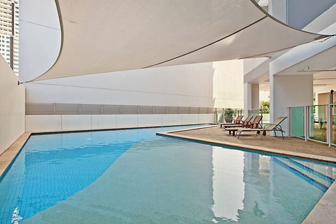 Beachlife Holiday Apartments - Mackay Tourism 1