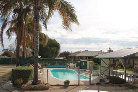 Lone Pine Motel - Corowa - Mackay Tourism 2