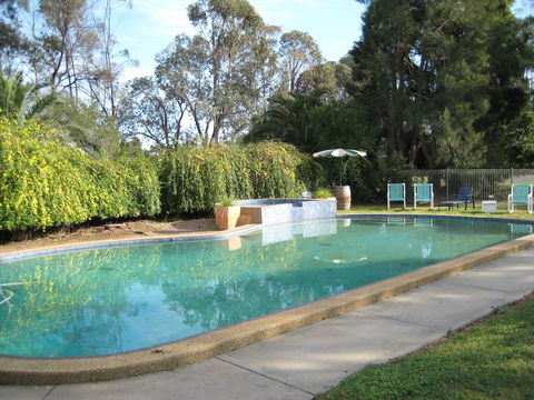 Greenacres Motel - Mackay Tourism 1