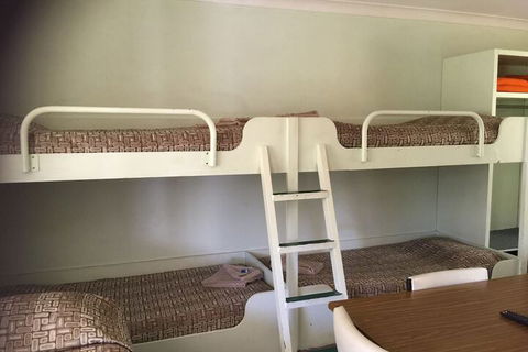 Warrumbungles Mountain Motel - Mackay Tourism 3