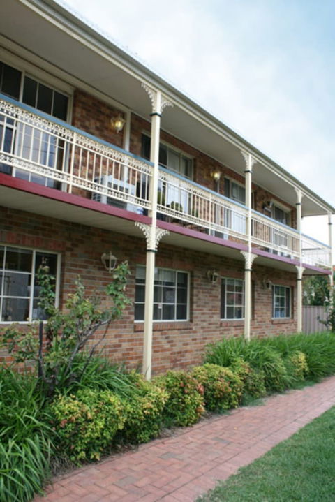 Grand Manor Motor Inn - Queanbeyan - Mackay Tourism 4