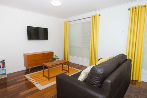 One Of A Kind Apartments - Mackay Tourism 6