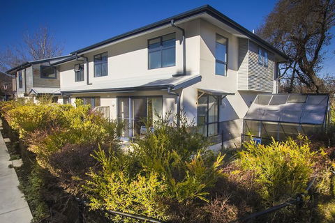 One Of A Kind Apartments - Mackay Tourism 1
