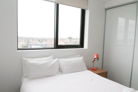 Modern 2 Bedroom Apartment In Melbournes Northcote - Mackay Tourism 5