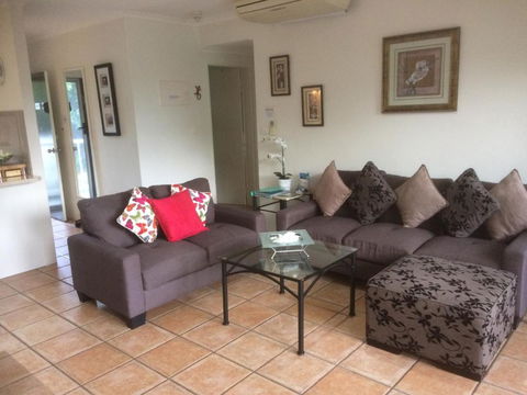 Paradise In Palm Cove - Mackay Tourism 2