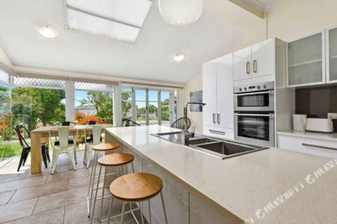 Rose Garden Spacious Family Home Near CBD - Mackay Tourism 4
