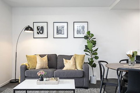 CANBERRA CHIC-Hosted By L'Abode - Mackay Tourism 0