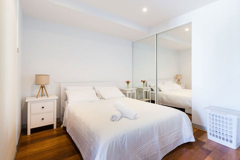 RIVER, 1BDR Melbourne Apartment - Mackay Tourism 3