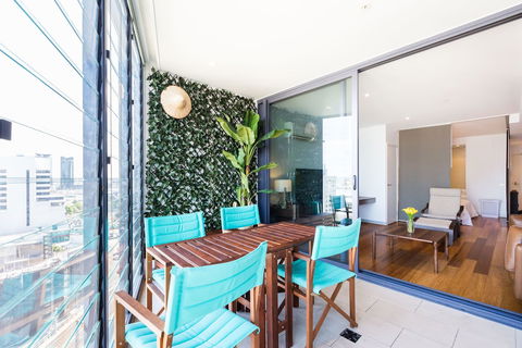 RIVER, 1BDR Melbourne Apartment - Mackay Tourism 6