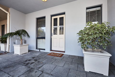 Fremantle Townhouse Unit 5 - Mackay Tourism 0