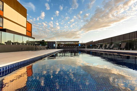 Stylish Inner City Penthouse Apartment - Mackay Tourism 1