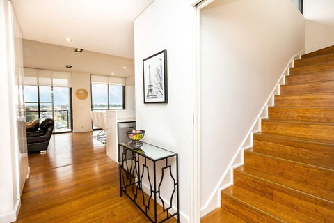 Stylish Inner City Penthouse Apartment - Mackay Tourism 2