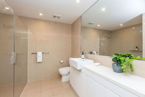 Stylish Inner City Penthouse Apartment - Mackay Tourism 4