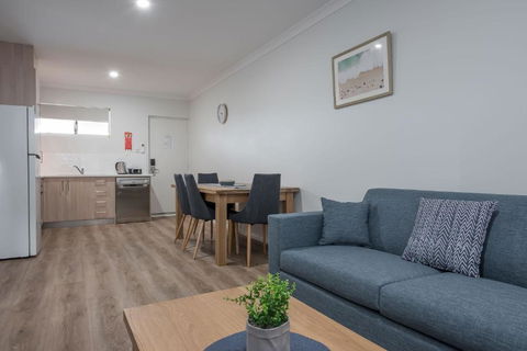 Jurien Bay Motel Apartments - Mackay Tourism 5
