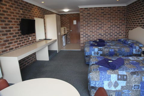 Big Trout Motel - Mackay Tourism 6