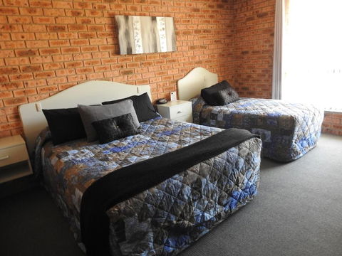 Big Trout Motel - Mackay Tourism 5