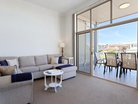 Walk On Birubi 1 / 40 Ocean Ave Pet Friendly WIFI Boat Parking & Water Views - Mackay Tourism 6