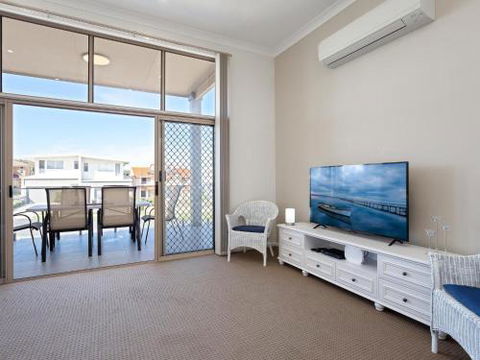 Walk On Birubi 1 / 40 Ocean Ave Pet Friendly WIFI Boat Parking & Water Views - Mackay Tourism 5
