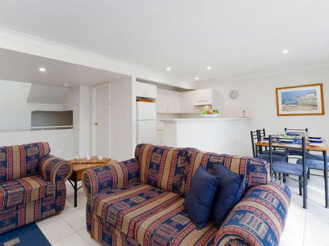 Walk On Birubi 1 / 40 Ocean Ave Pet Friendly WIFI Boat Parking & Water Views - Mackay Tourism 1