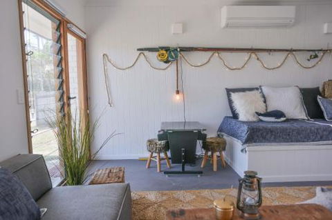 Quiet Pet Friendly Home 3 Houses To Beach Entry With Private Pool Walk To Shops - Mackay Tourism 2