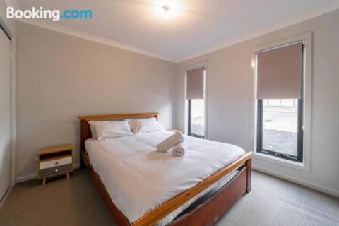 Averys Retreat - Mackay Tourism 0