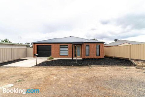 Averys Retreat - Mackay Tourism 2