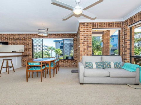 COLUMBIA VIEWS 2 / 9 COLUMBIA CLOSE AIRCON WIFI NETFLIX VIEWS & BOAT PARKING - Mackay Tourism 2