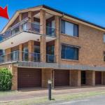 COLUMBIA VIEWS 2 / 9 COLUMBIA CLOSE AIRCON WIFI NETFLIX VIEWS & BOAT PARKING - Mackay Tourism 0
