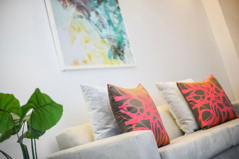 A Comfy & Central 2BR Apt Near Flinders Station - Mackay Tourism 1