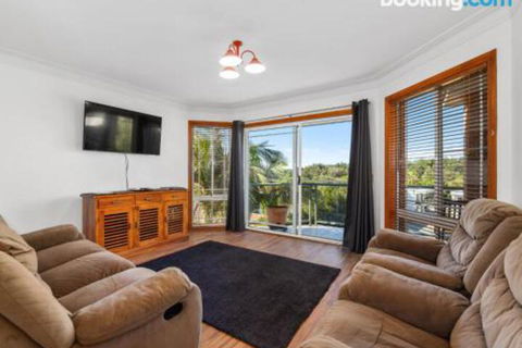 Surf Mist - Mackay Tourism 3