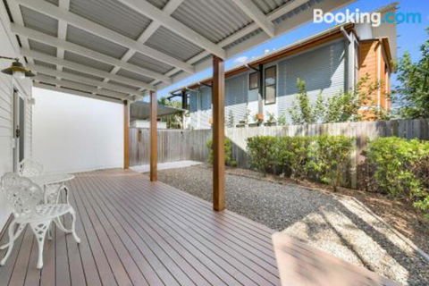Mudjimba Island Beach House - Mackay Tourism 5