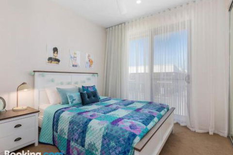 SEASIDE By THE BEACH - Mackay Tourism 6