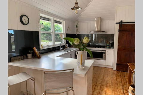 Stunning Queenslander - Mackay Tourism 5