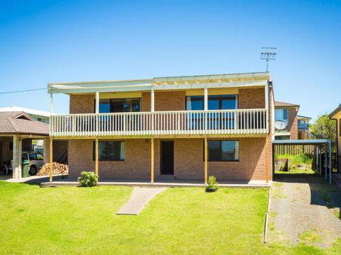 Williams Wonder Large Beach House - Mackay Tourism 0