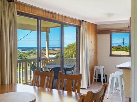 Williams Wonder Large Beach House - Mackay Tourism 5